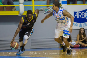 Dinamo Banco di Sardegna SS Vs Orlandina Basket Capo D'Orlando Al 4° City Of Cagliari Nella foto con la palla in mano J.Flynn contrastato da Edgar Sosa :D.