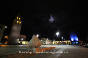 Torre civica illuminata di blu 3 copia