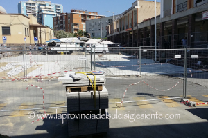 Piazza Ciusa Carbonia lavori 1 copia